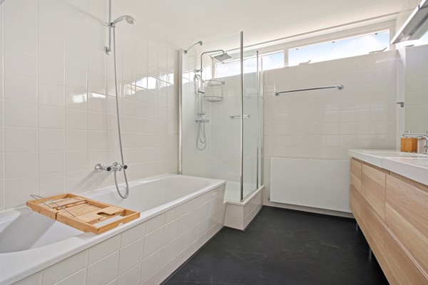 Medium property photo - Wittgensteinlaan 320, 1062 KH Amsterdam